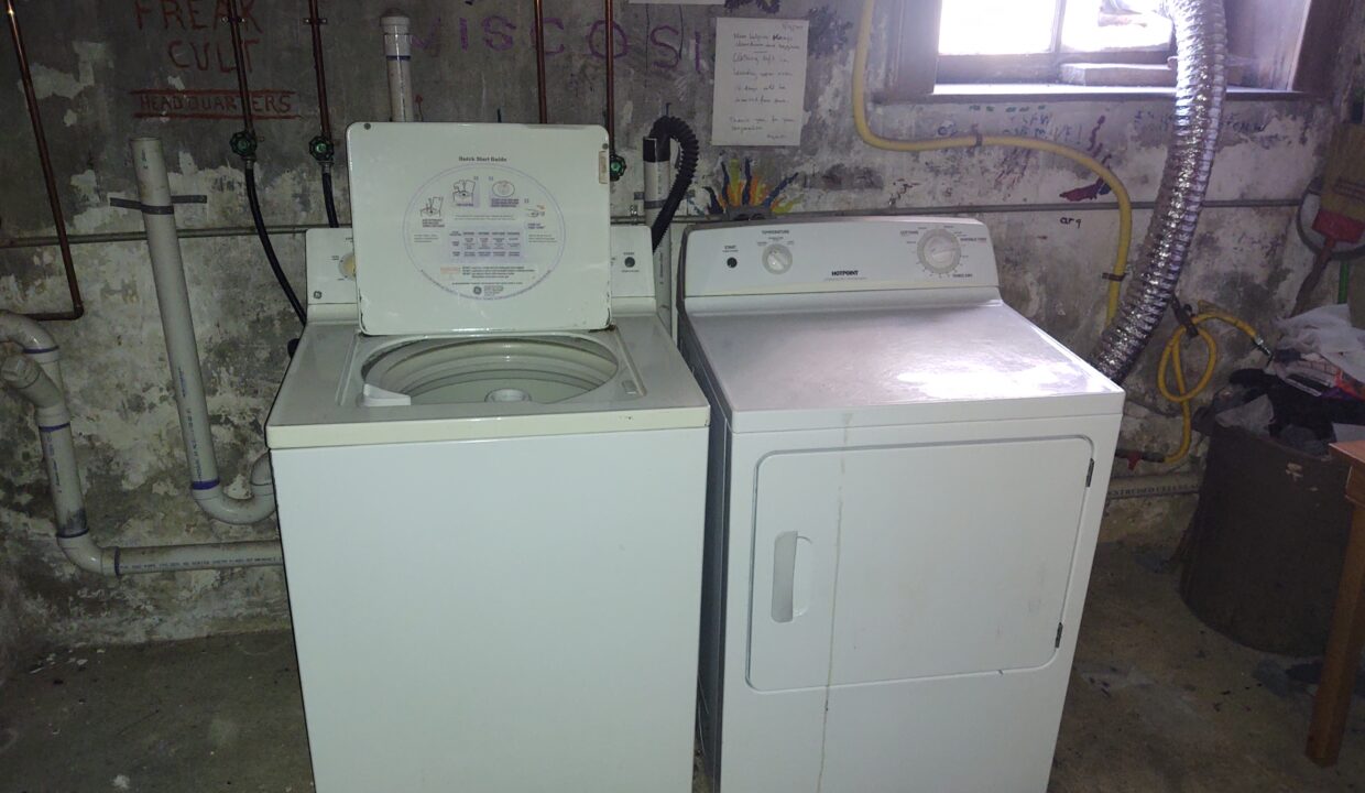 80 3116 bsmt laundry scaled