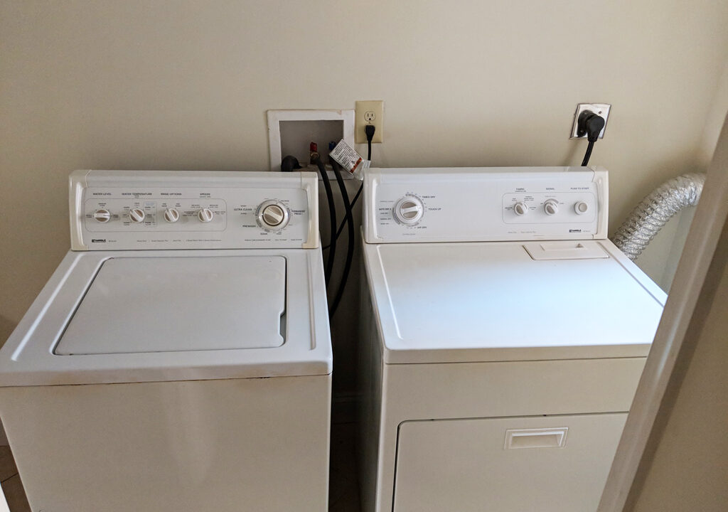 19 Washer Dryer in Unit