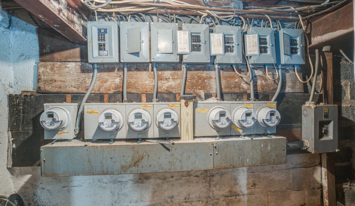 003 - Electric meters basement