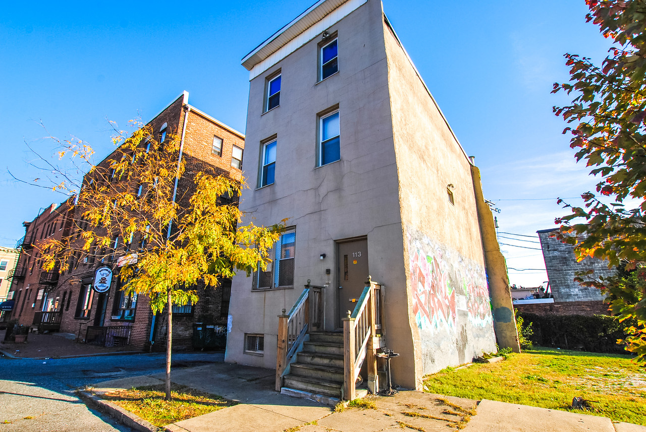 113 West 22nd Street: 3 Apartments in Charles North
