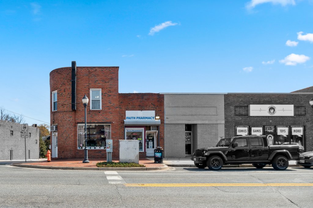 7917 Harford Road: 4 Commercial Stores in Parkville, Baltimore County